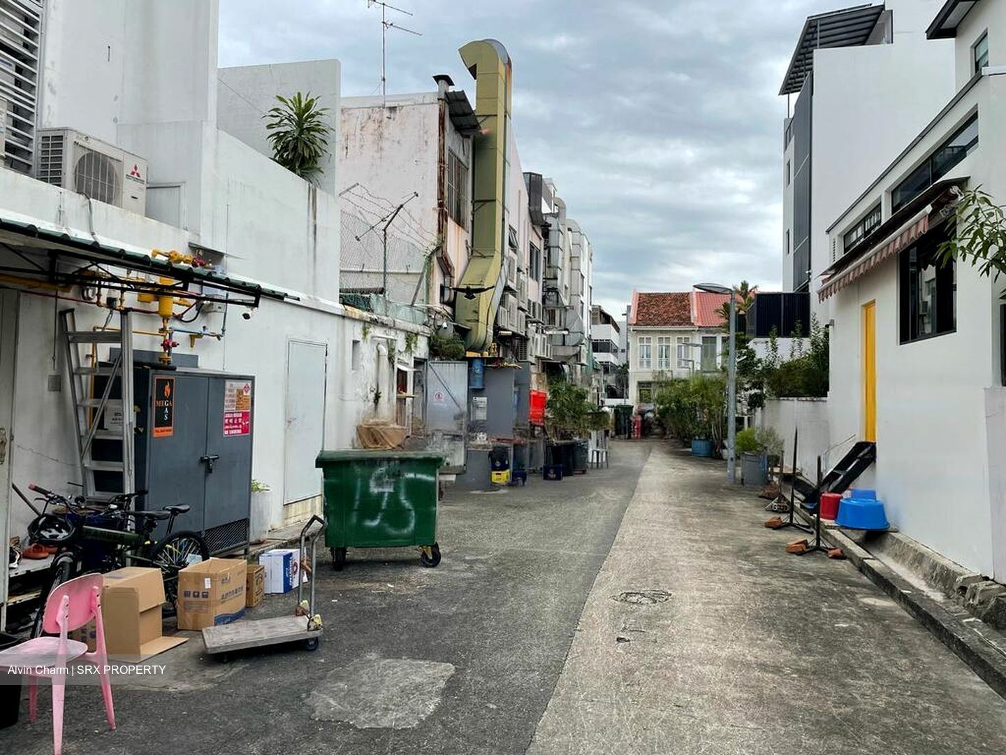 Jalan Jamal (D15), Retail #452145021